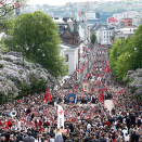 17. maitoget i Oslo på vei opp Slottsbakken. Foto: Terje Pedersen, NTB scanpix